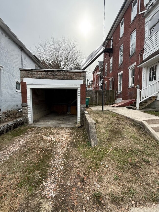 Building Photo - 49 W Commerce St