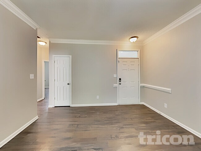 Foto del edificio - 7825 Pence Pond Ln