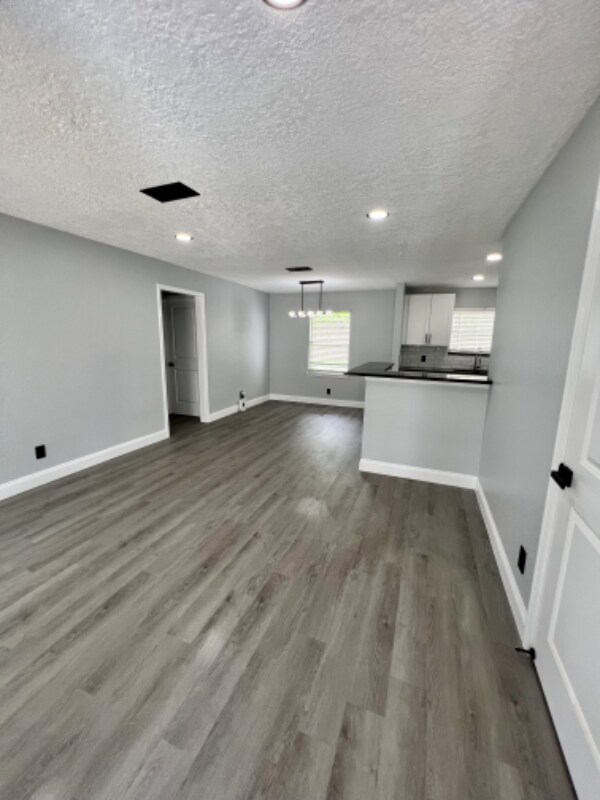 Foto del edificio - 5154 Balkin St