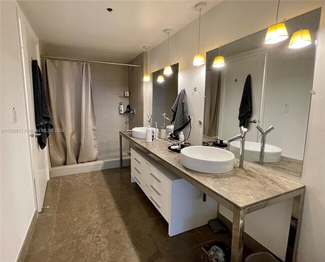 Bathroom - 465 Brickell Ave