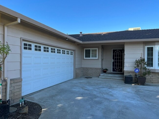 Foto del edificio - Immaculate 3 bedroom on a court!