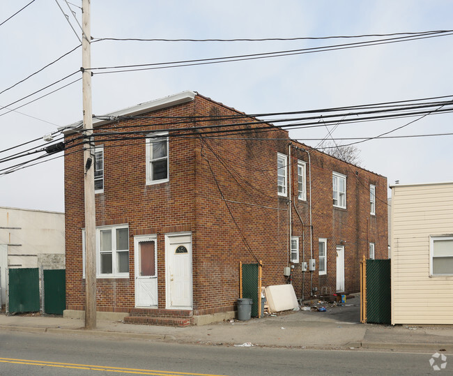 Building Photo - 409 Union Ave