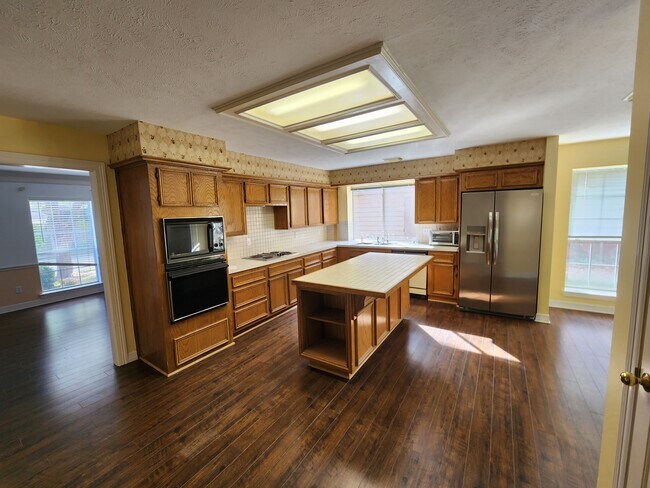 Building Photo - 1225 Jeanette Way