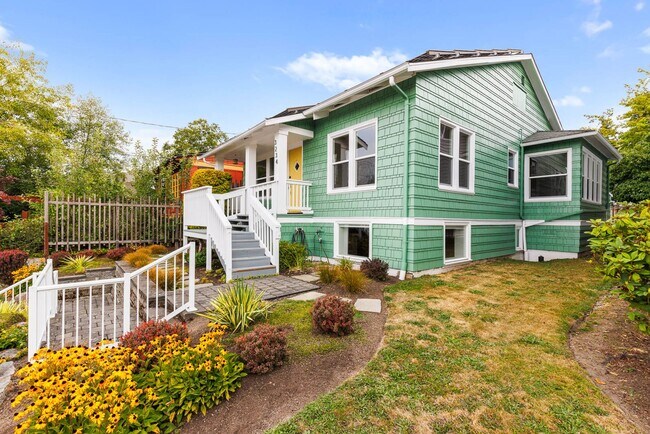 Foto del edificio - 3234 33rd Ave S