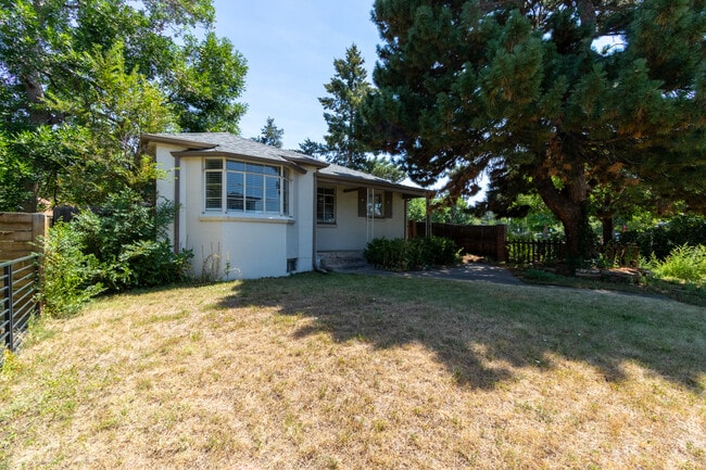 Building Photo - 2060 S Williams St