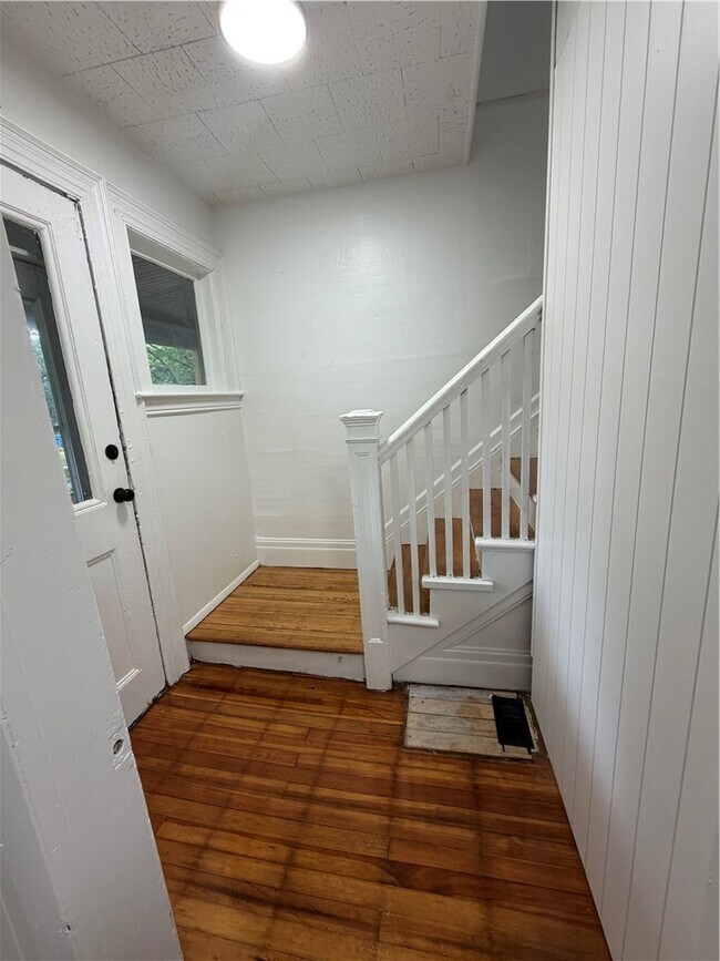 Foto del edificio - 392-394-394 Columbia Ave