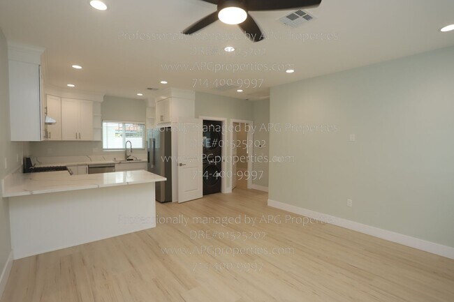Foto del edificio - 9565 Mansor Ave