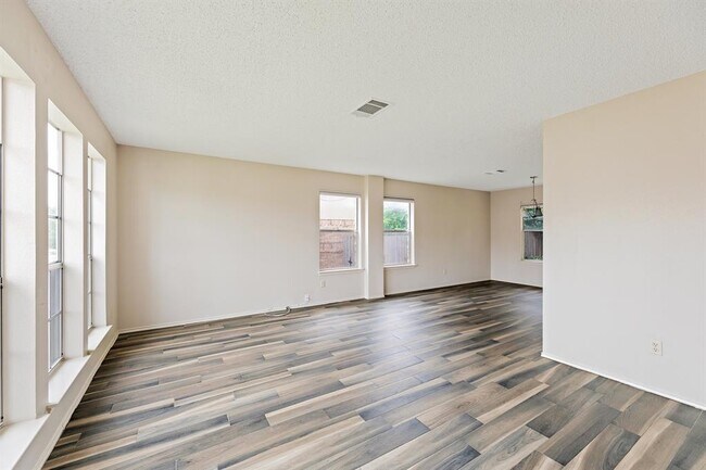 Building Photo - 13202 Amasia Dr