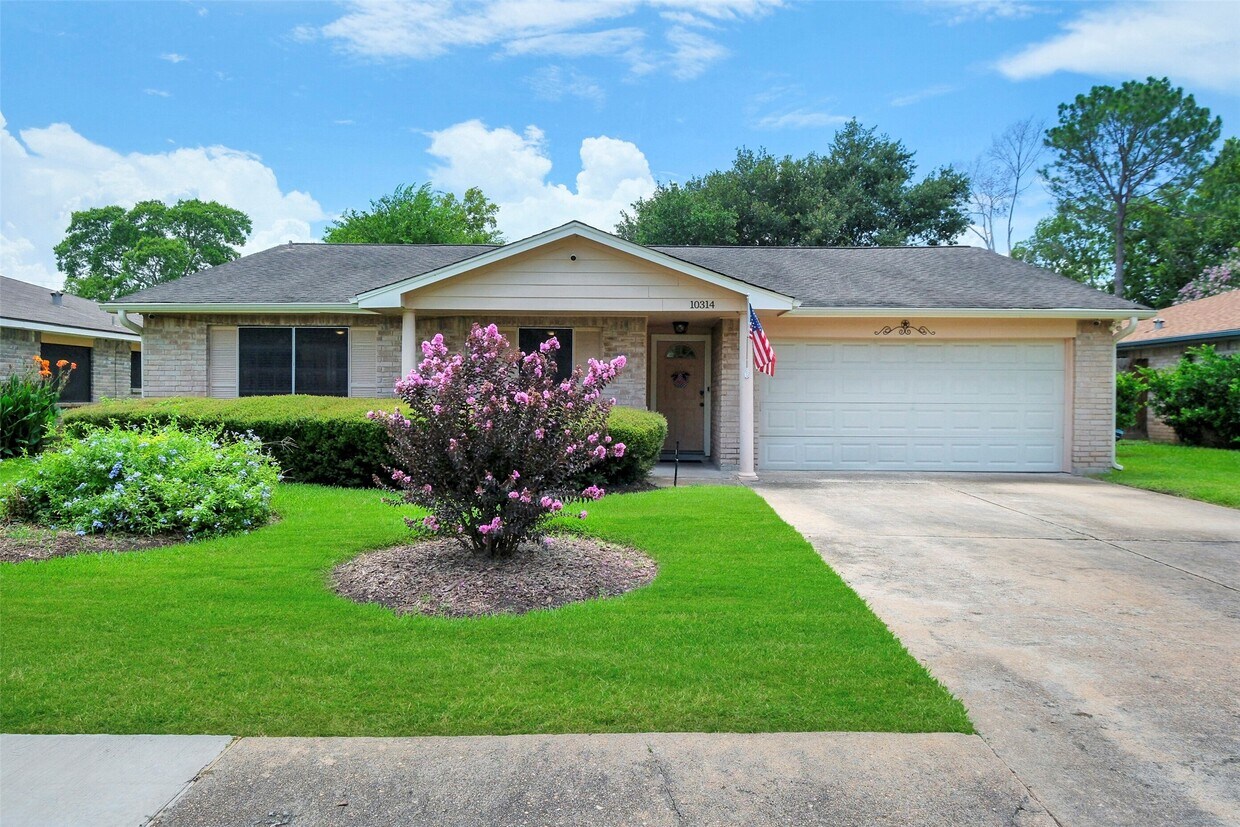 Primary Photo - 10314 Paintbrush Ln