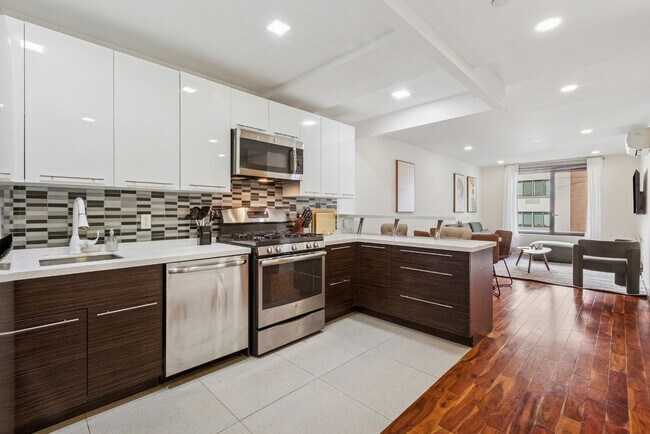 Foto del edificio - 77 E 110th St