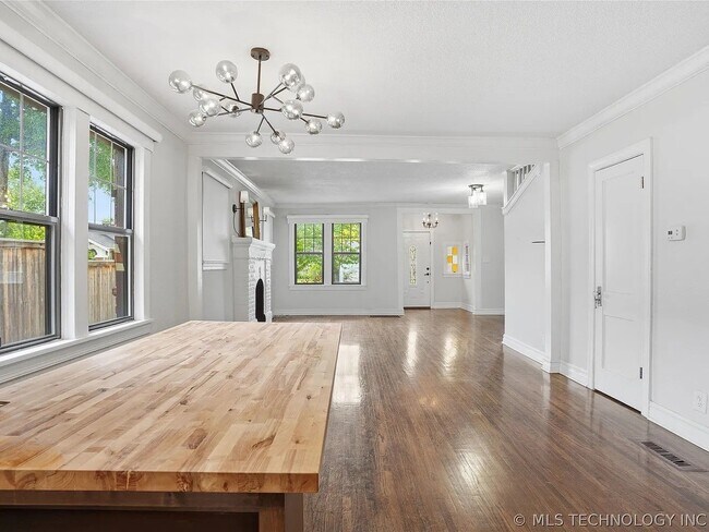 Foto del edificio - 1623 S Victor Ave