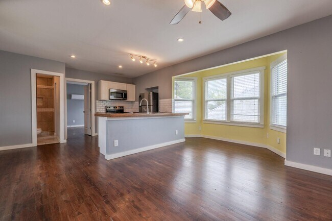 Photo - 1015 N Palmetto Ave Apartment