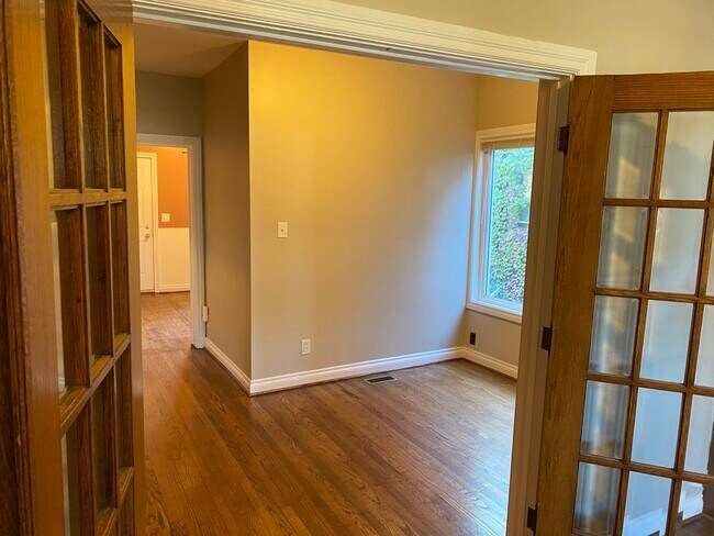 Dining room - 1118 Maryland St