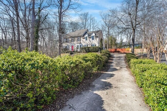 Building Photo - 655 Lancaster St