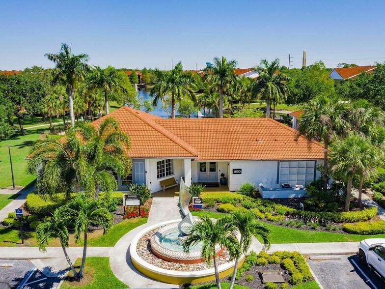 Advenir at Gateway Lakes