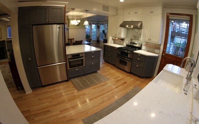 Building Photo - 2919 E Cherry St