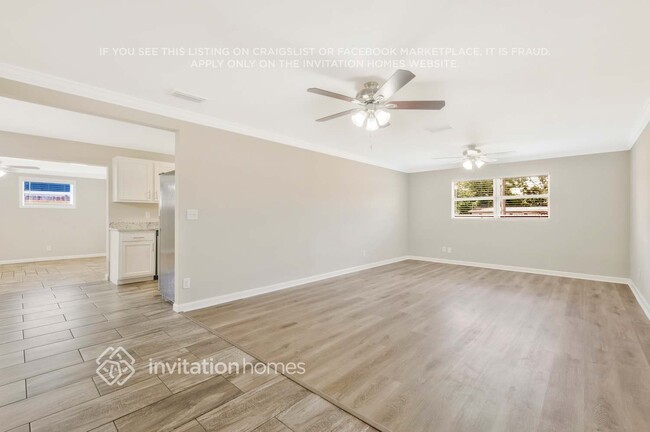 Building Photo - 423 Janell Dr