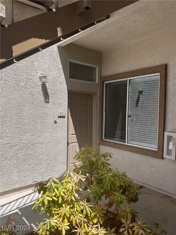 Building Photo - 2305 W Horizon Ridge Pkwy