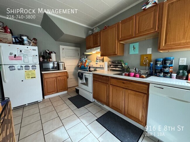 Foto del edificio - 916 E 8th St