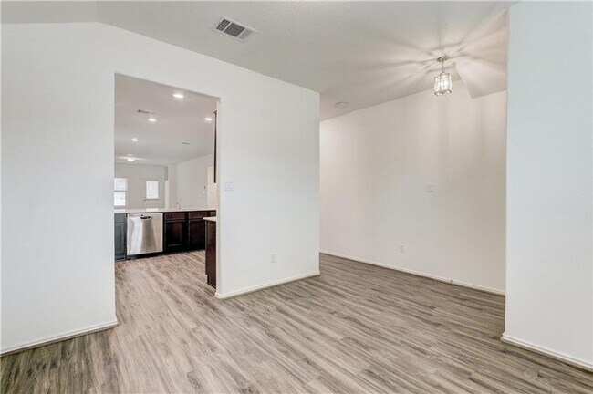 Building Photo - 5808 San Savino Dr
