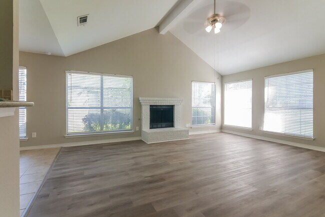 Building Photo - 4978 Briar Oaks Ln