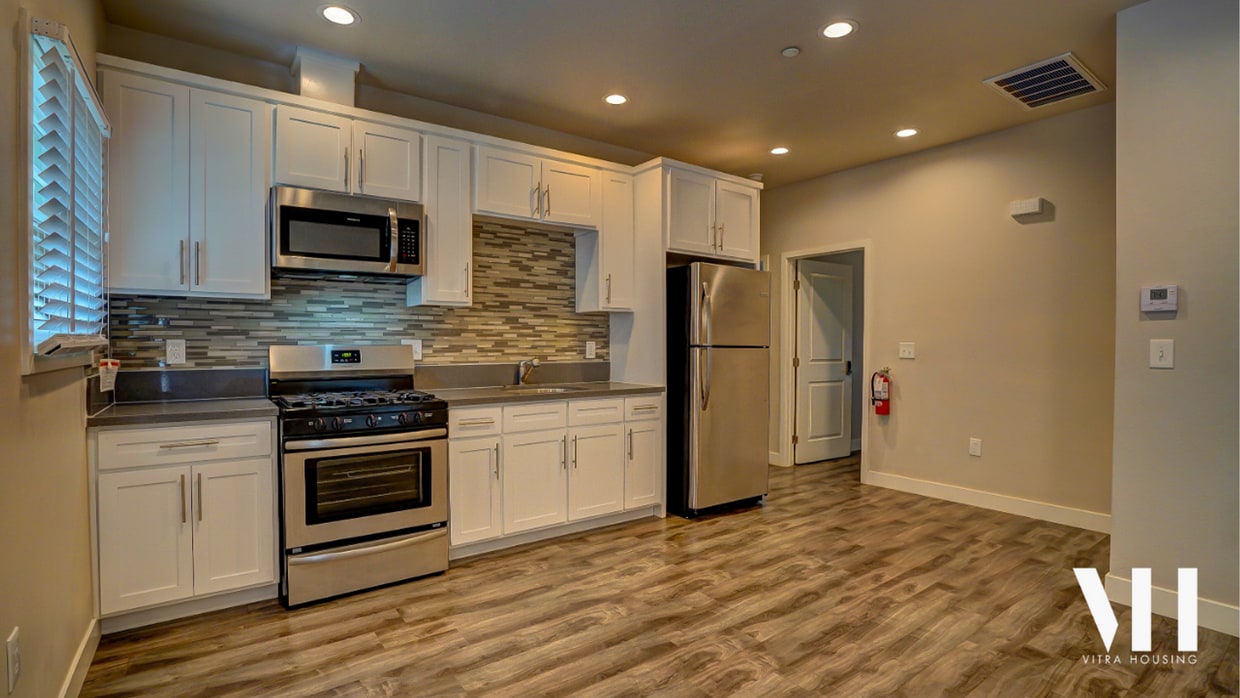 Primary Photo - Modern Three Bedroom House Near USC Campus!