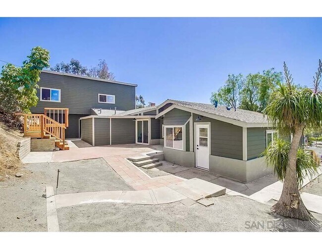 Building Photo - 9479 Vista Dr