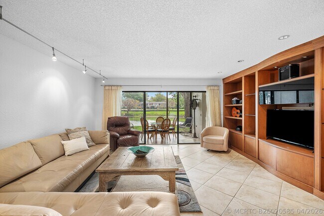 Foto del edificio - 22 Westgate Ln