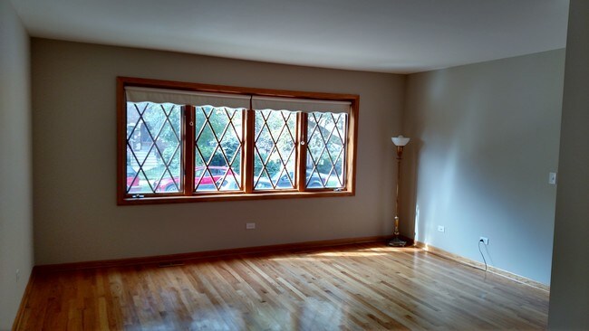 Building Photo - 5473 N Parkside Ave