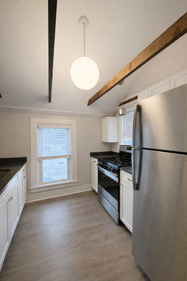 Building Photo - 816 Fargo Blvd