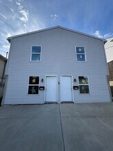 Building Photo - 227 E Catawissa St