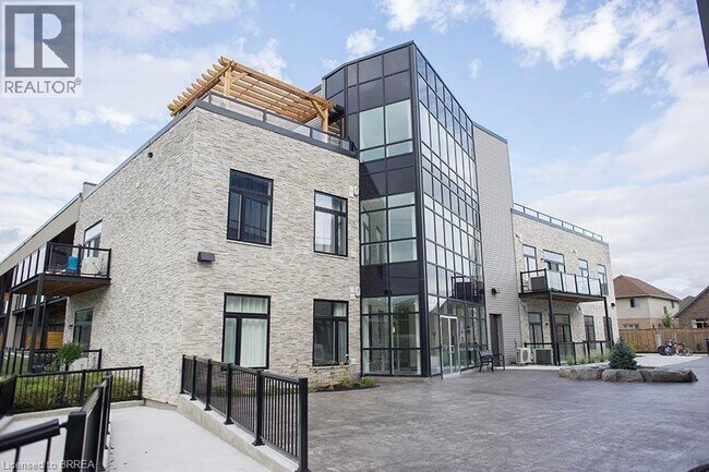 Photo du bâtiment - 85A MORRELL Street Unit# 206