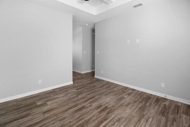 Building Photo - 905 West Mahala Avenue - 3