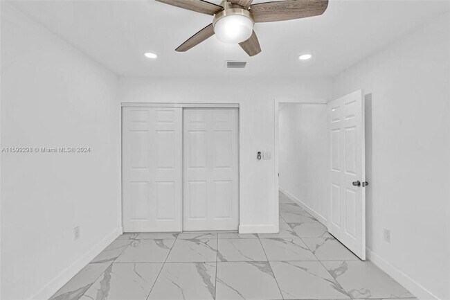 Building Photo - 2 bedroom in Hollywood FL 33021