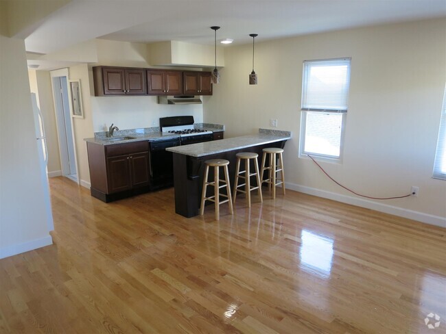 Building Photo - 23 Weitz St