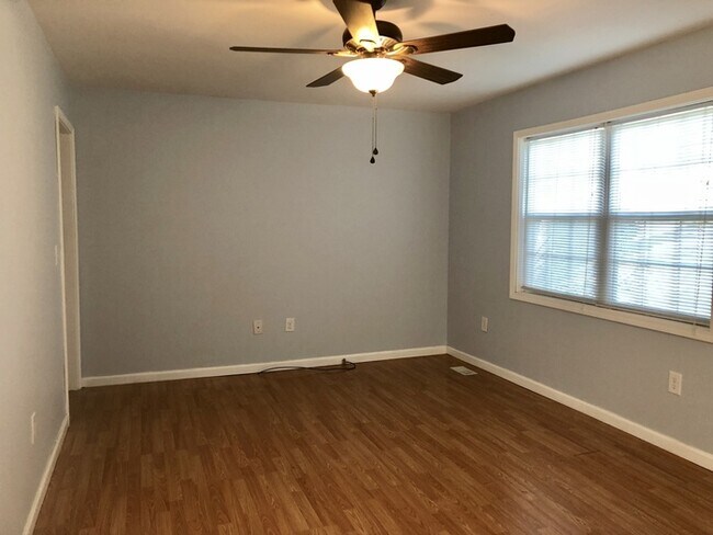 Building Photo - 745 Linden Green Dr
