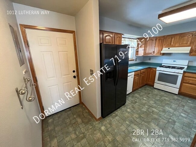 Building Photo - 55+ Community, Two Bedroom Ranch Style Tow...