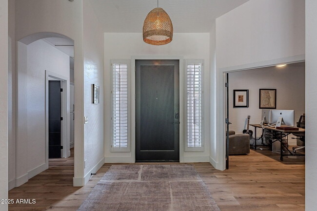 Building Photo - 194 W Sunburst Ln