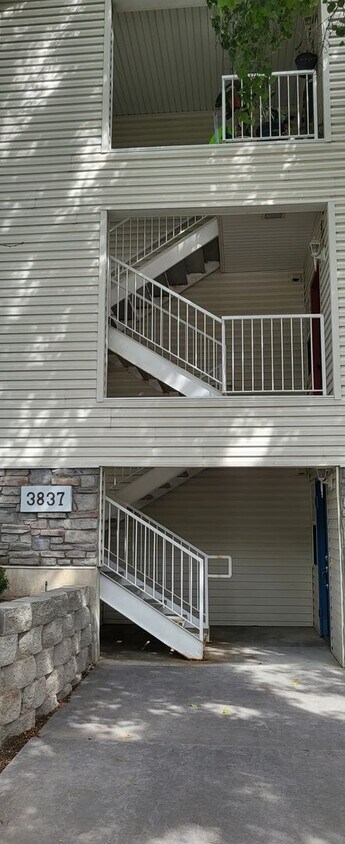 Primary Photo - MOVE IN SPECIAL $500 OFF FIRST MONTHS RENT...