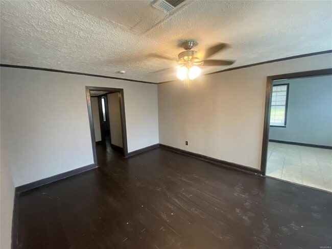 Building Photo - 3577 Whiting Ave