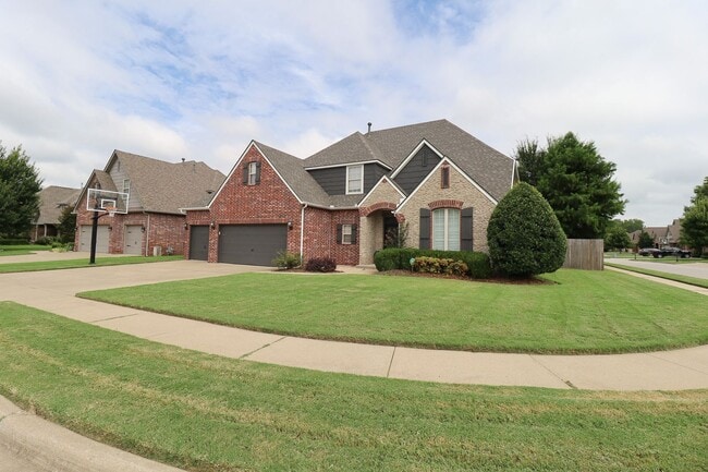 Foto del edificio - Spacious 4 Bedroom, 4 Bathroom Home in Bixby!
