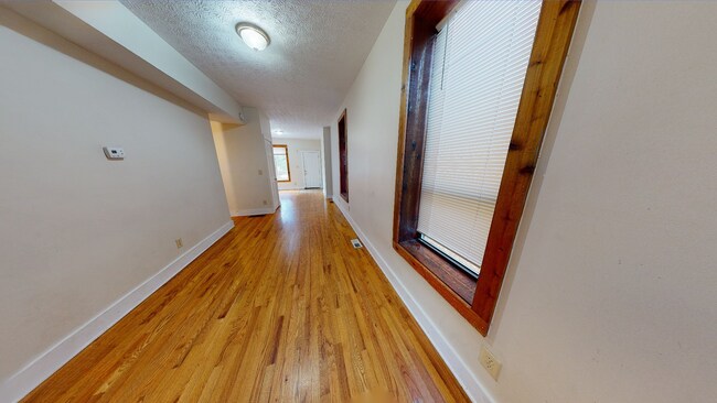 Foto del edificio - 1368 Indianola Ave