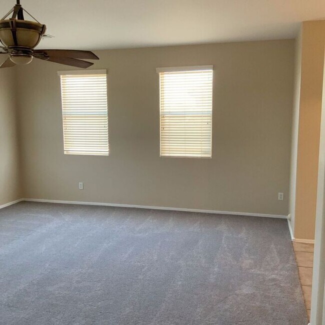 Foto del edificio - 3906 S 52ND LN - 3BR 2.5BA Broadway/51st Ave