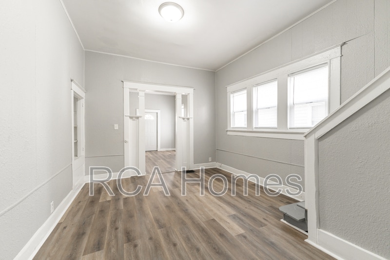 Photo - 2427 North Kenwood Avenue