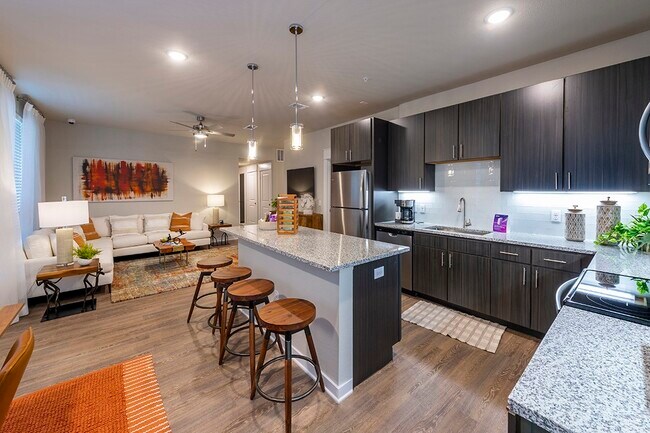 Foto del edificio - 30020 Creekside Ter Dr