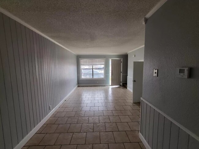 Building Photo - 4100 Carma Dr