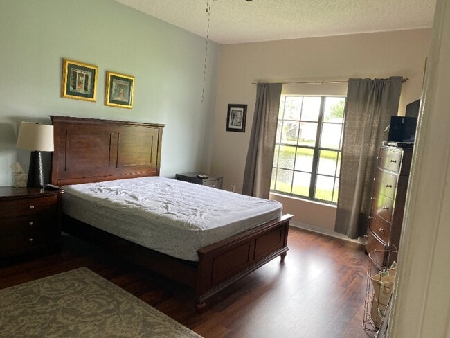 Foto del edificio - 5831 Plumtree Ct
