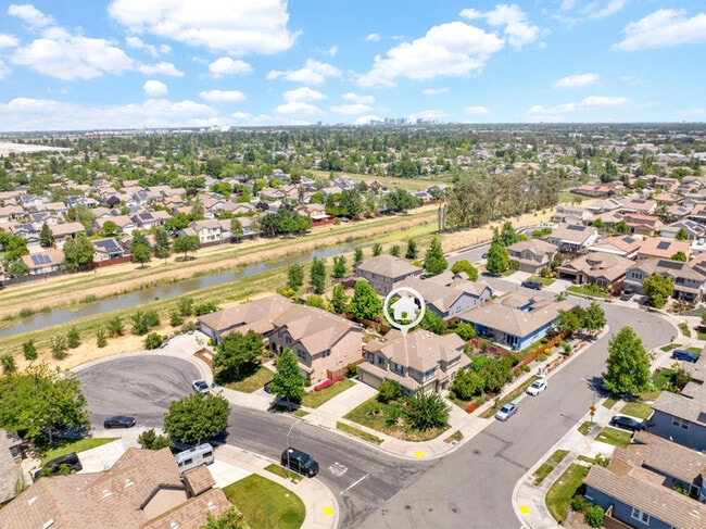 Foto del edificio - 3355 Seymour Ct