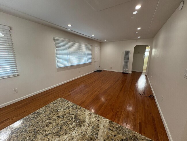 Foto del edificio - 4526 Wightman St