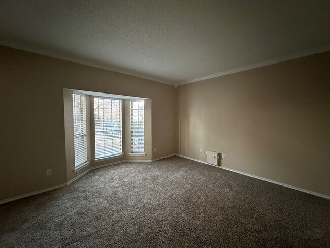 Foto del edificio - Coming Soon- Move in available 4/10/26